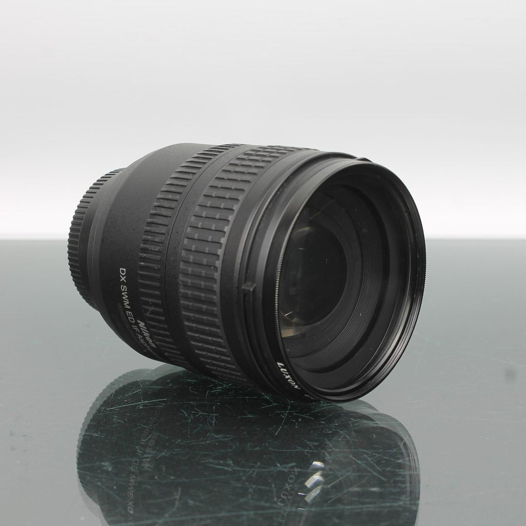 Nikon D70s + AF-S Nikkor 18-70mm f/3.5-4.5G ED