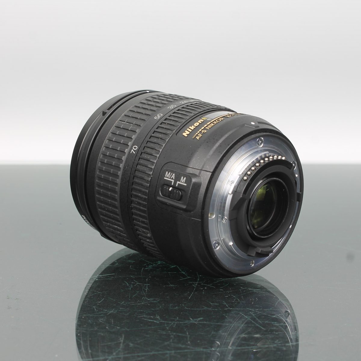 Nikon D70s + AF-S Nikkor 18-70mm f/3.5-4.5G ED