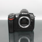 Nikon D70s + AF-S Nikkor 18-70mm f/3.5-4.5G ED