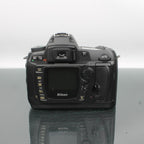 Nikon D70s + AF-S Nikkor 18-70mm f/3.5-4.5G ED