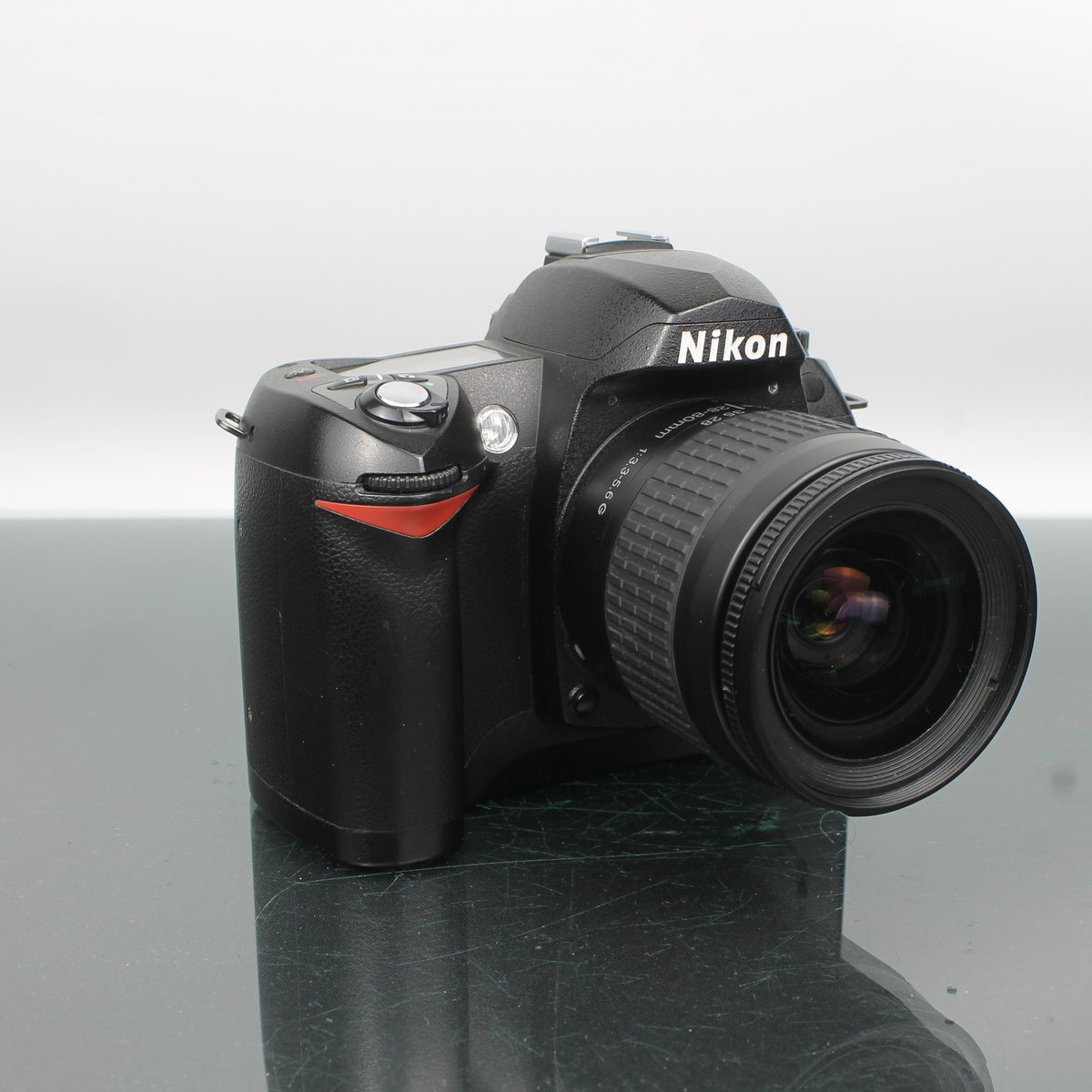 Nikon D70 + AF Nikkor 28-80mm f/3.3-5.6G