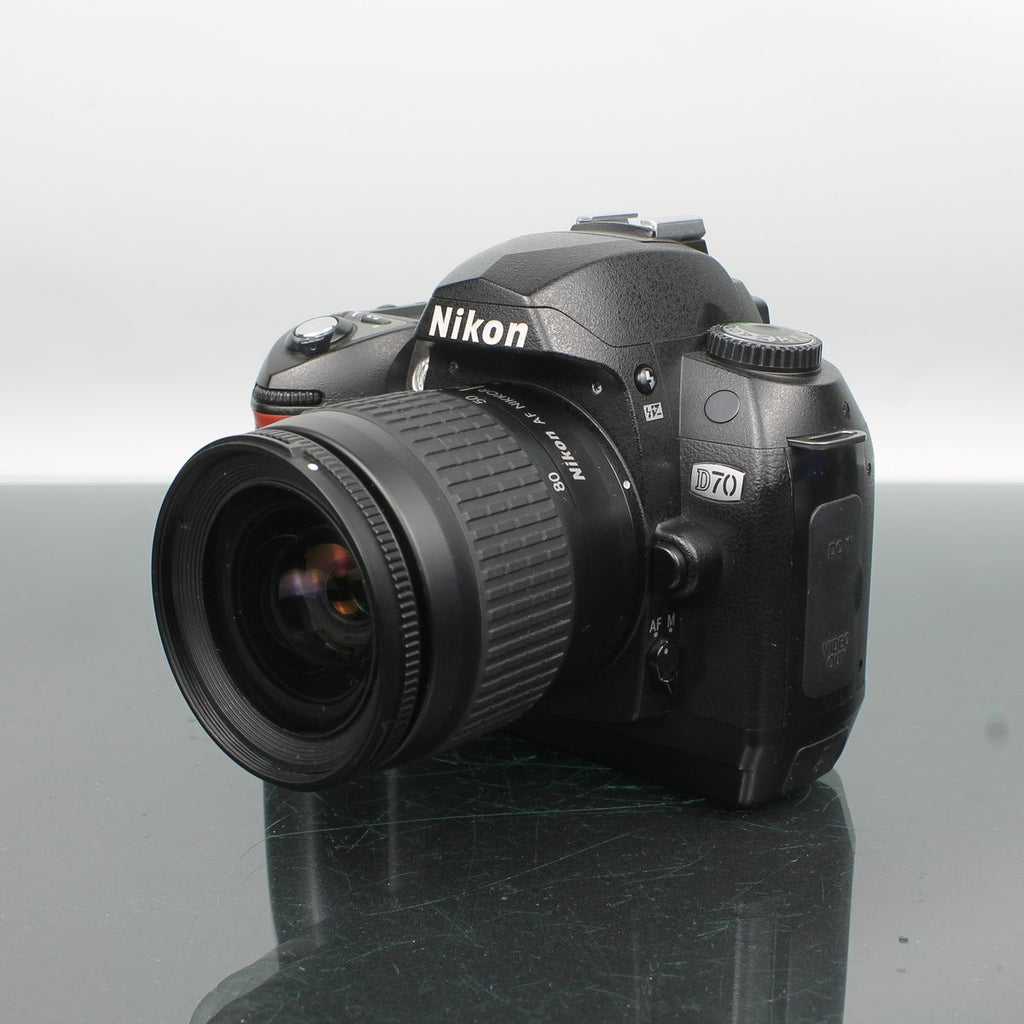Nikon D70 + AF Nikkor 28-80mm f/3.3-5.6G