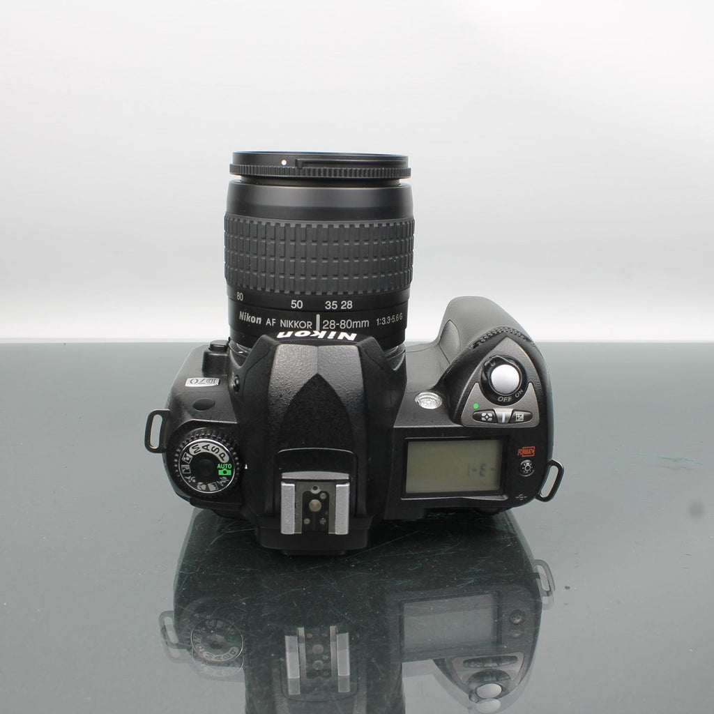 Nikon D70 + AF Nikkor 28-80mm f/3.3-5.6G