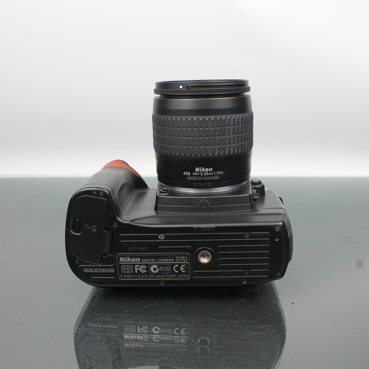 Nikon D70 + AF Nikkor 28-80mm f/3.3-5.6G