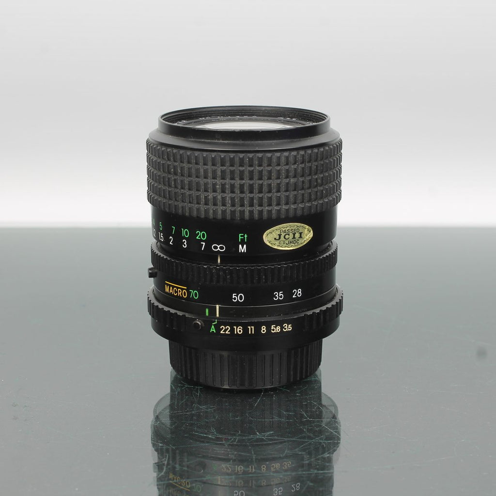 Cosina 28-70mm f/3.5-4.8