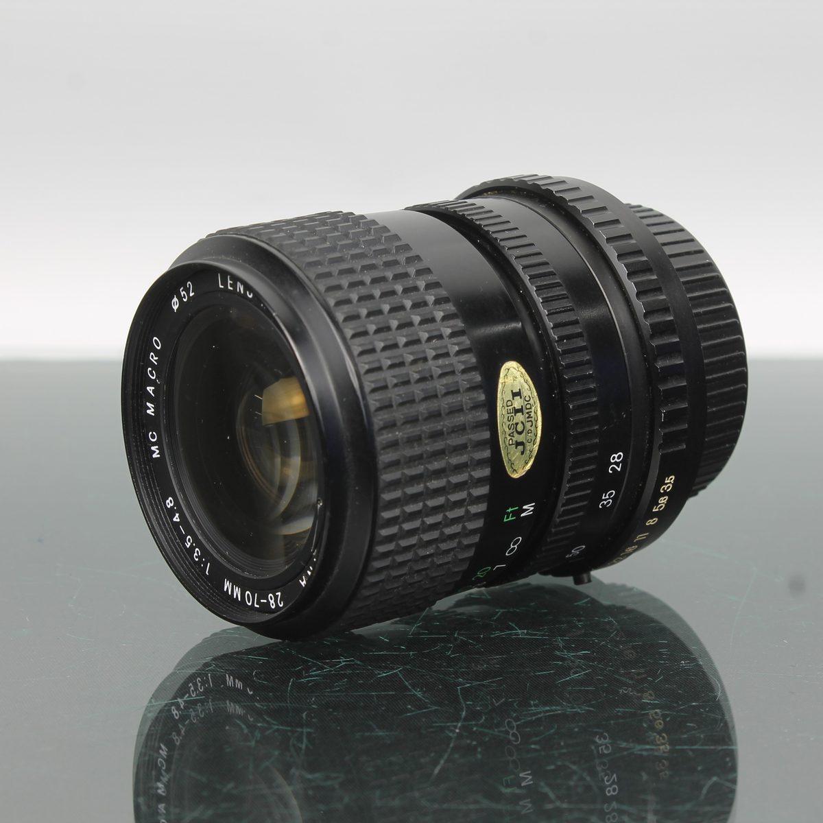 Cosina 28-70mm f/3.5-4.8