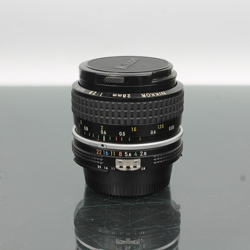 Nikon Nikkor F 28mm f/2.8