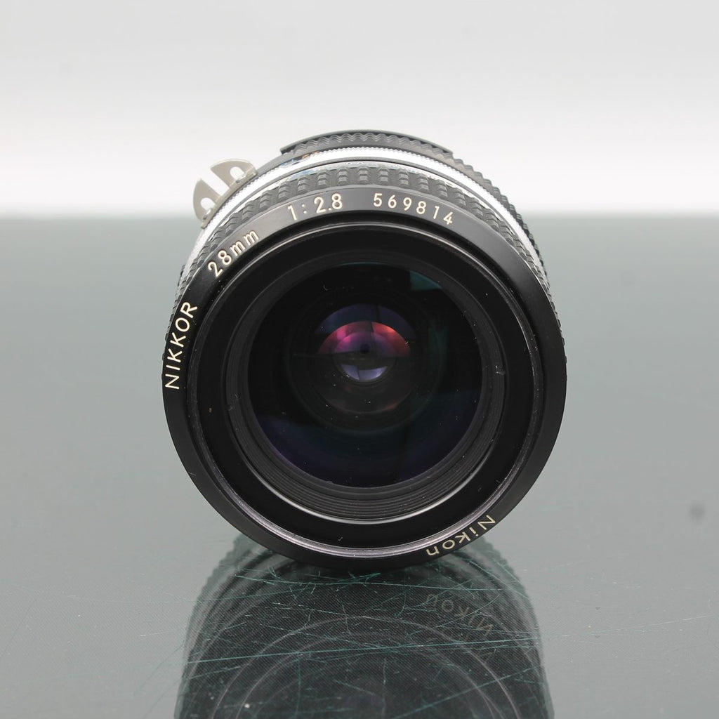 Nikon Nikkor F 28mm f/2.8