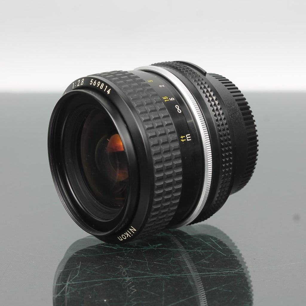 Nikon Nikkor F 28mm f/2.8