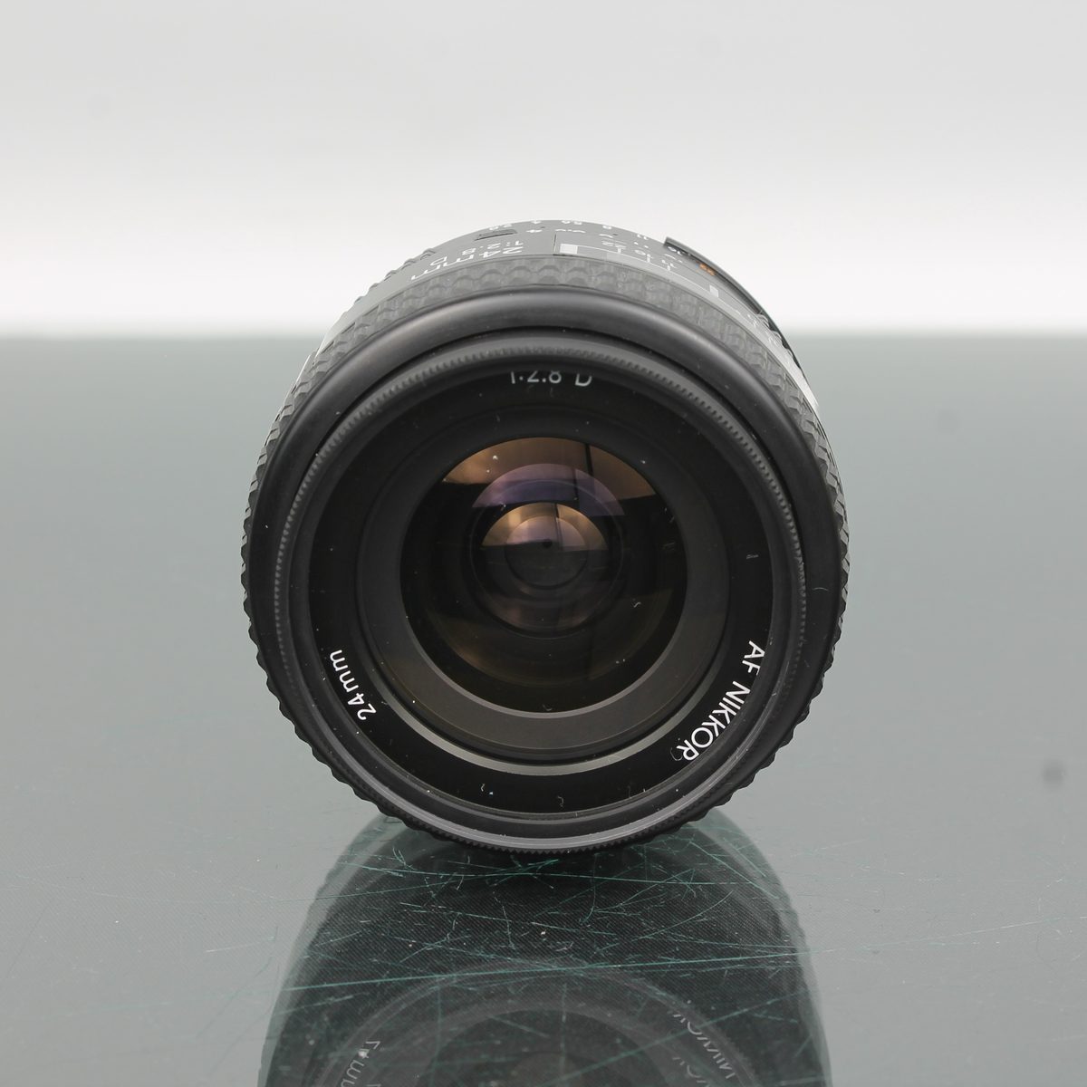 Nikon Nikkor F AF 24mm f/2.8