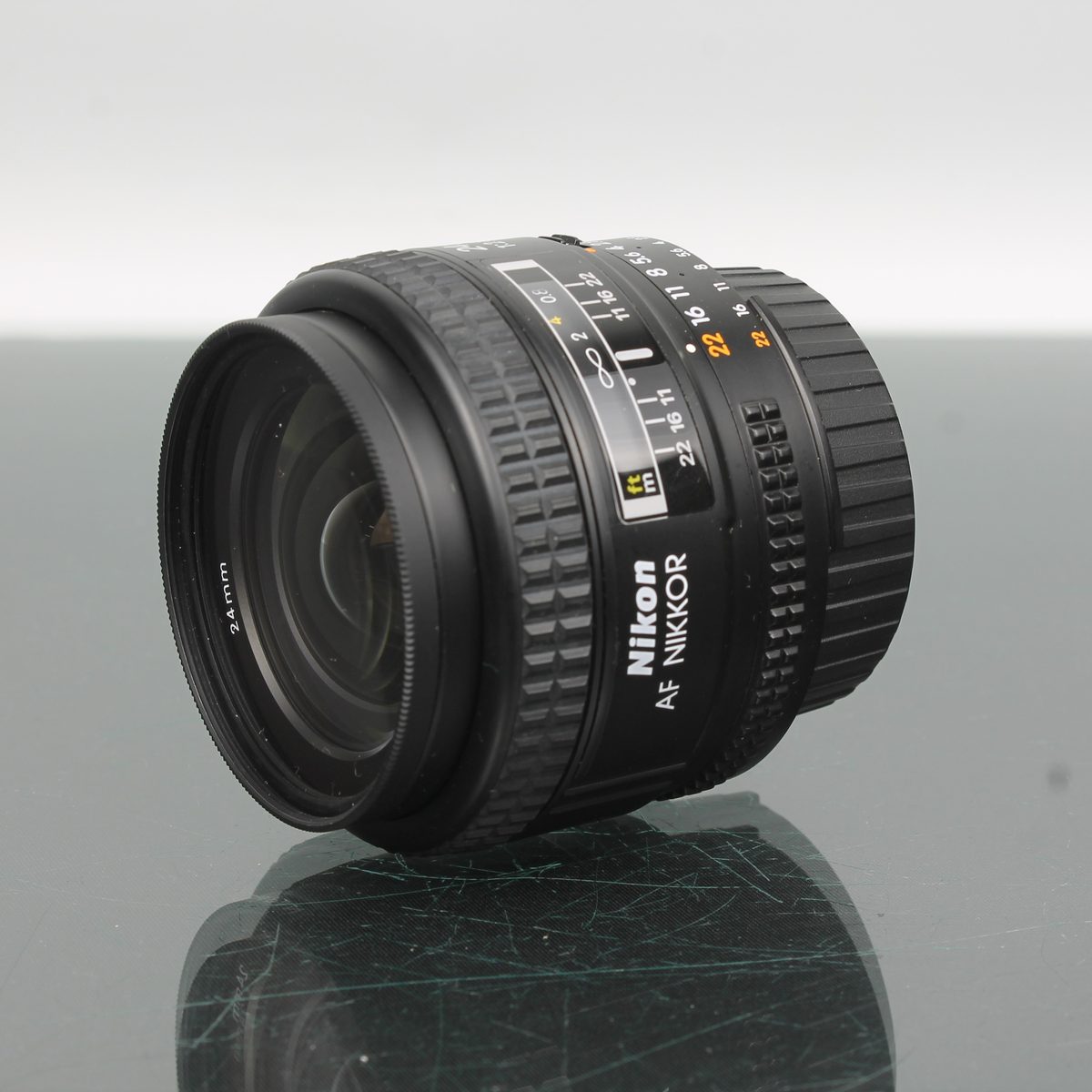 Nikon Nikkor F AF 24mm f/2.8