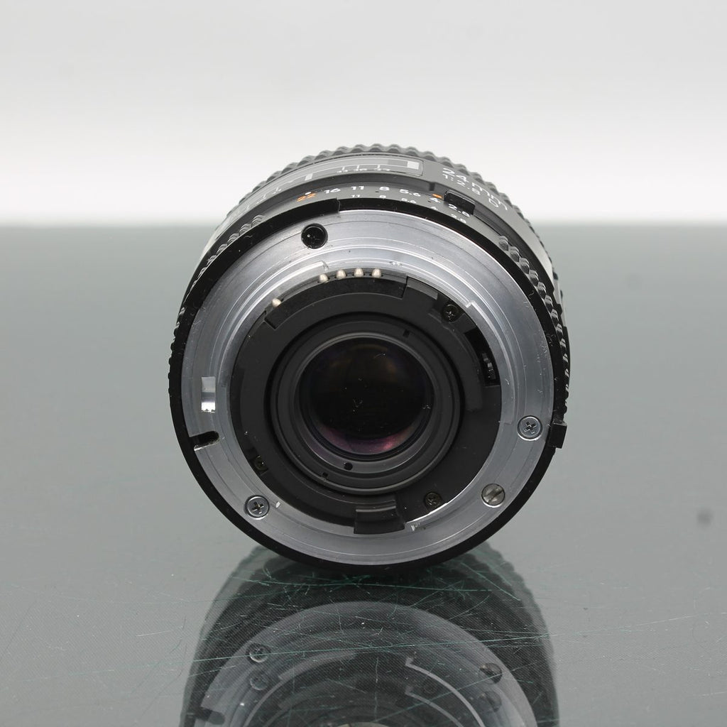 Nikon Nikkor F AF 24mm f/2.8
