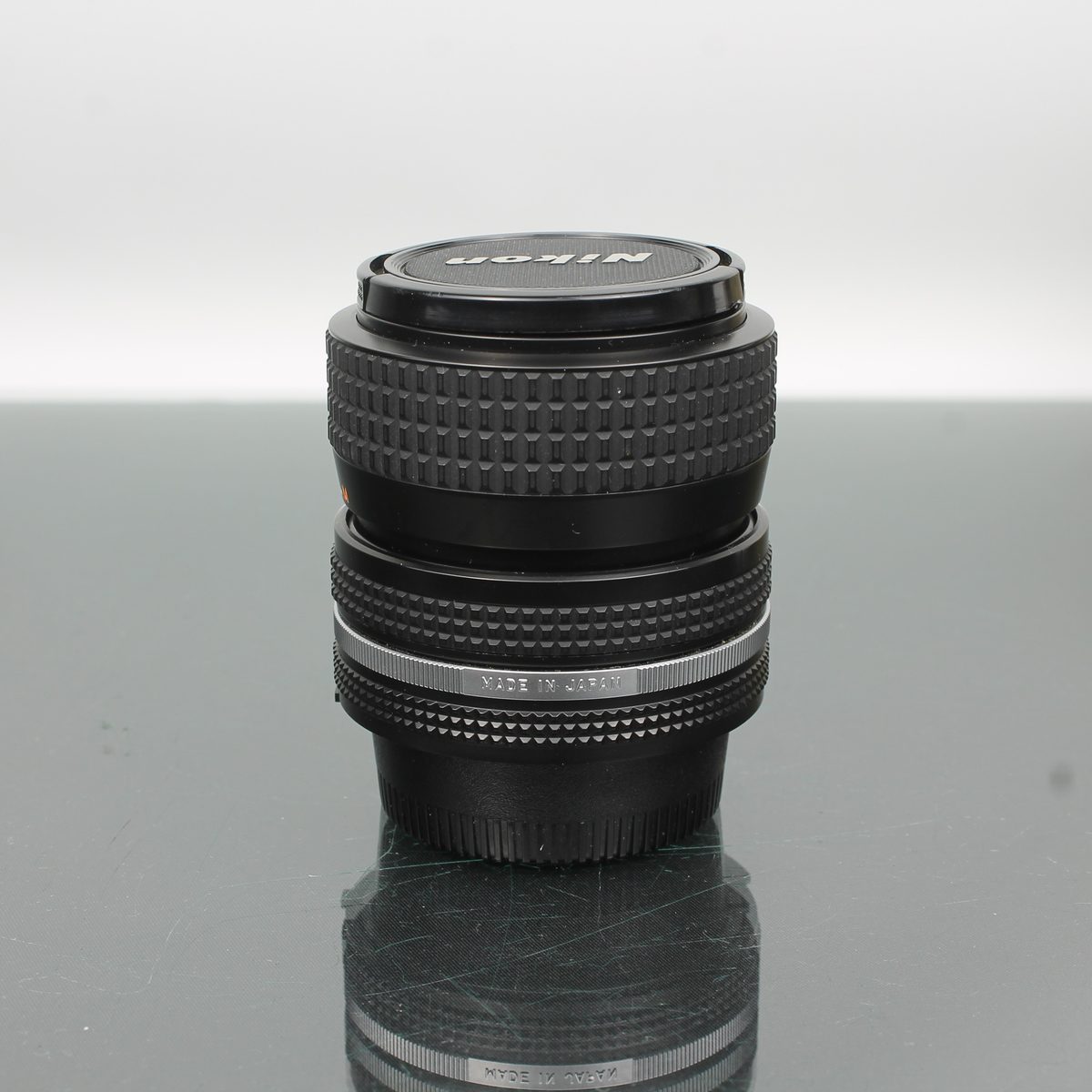 Nikon Zoom Nikkor 35-70mm f/3.3-4.5