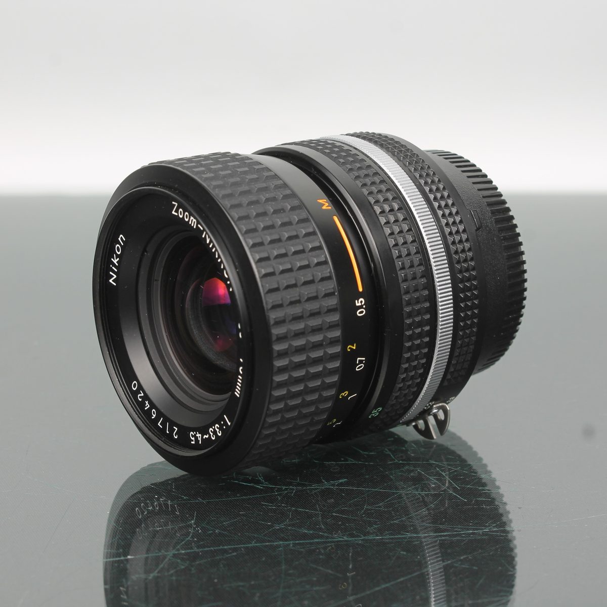 Nikon Zoom Nikkor 35-70mm f/3.3-4.5