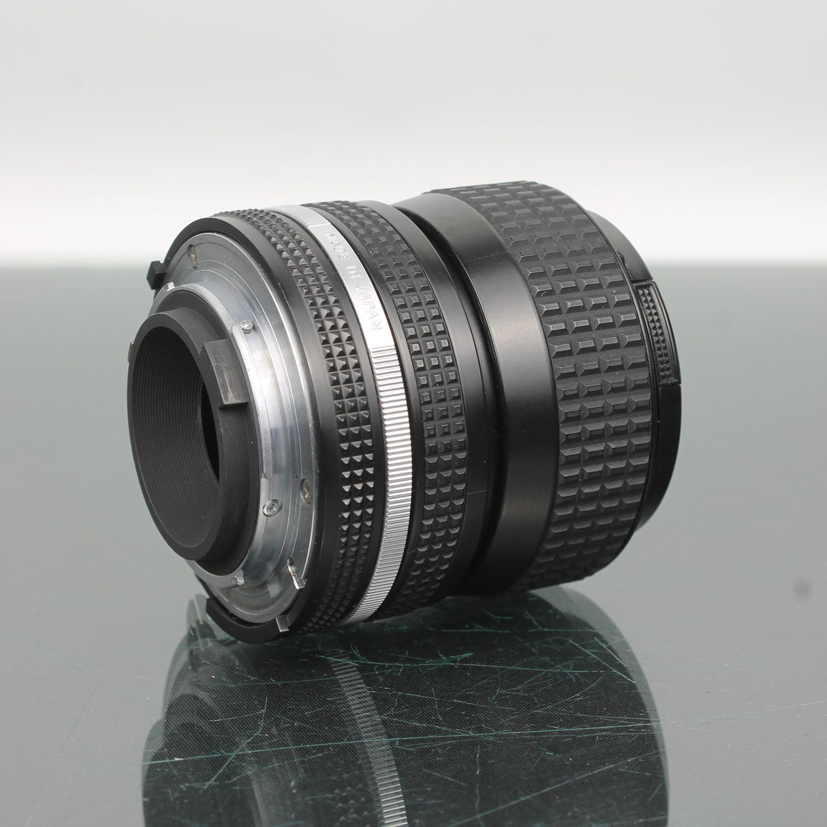 Nikon Zoom Nikkor 35-70mm f/3.3-4.5