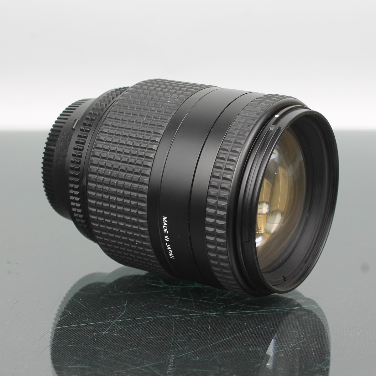 Nikon Zoom Nikkor F AF 28-105mm f/3.5-4.5