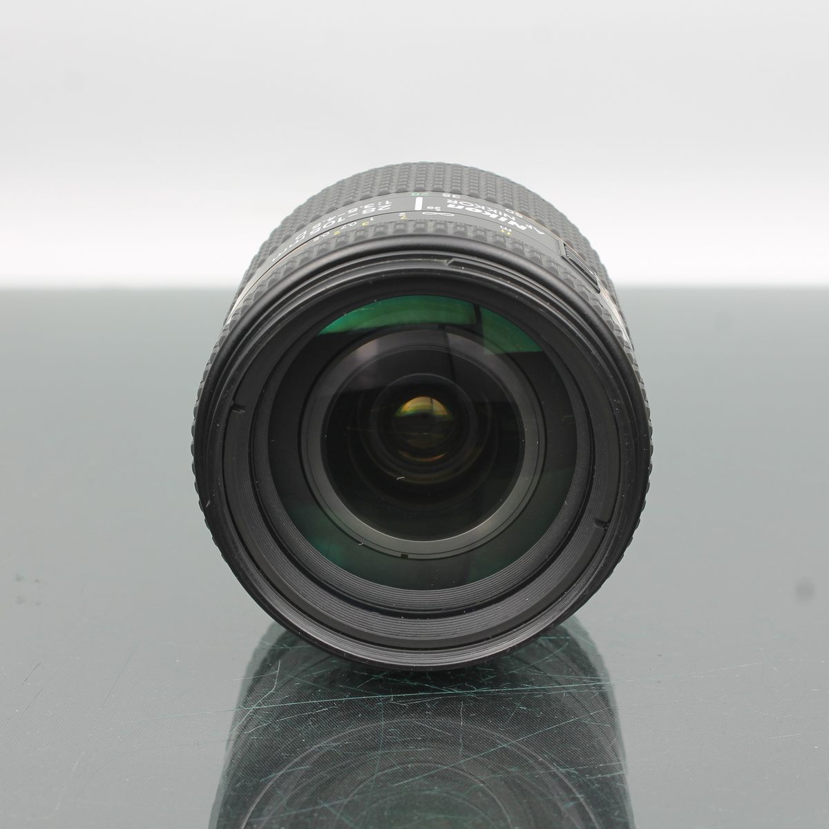 Nikon Zoom Nikkor F AF 28-105mm f/3.5-4.5