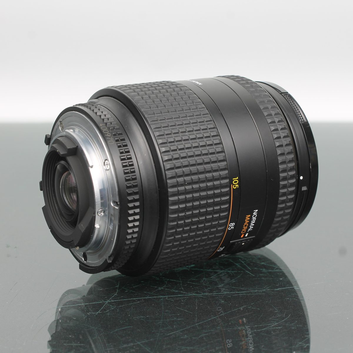 Nikon Zoom Nikkor F AF 28-105mm f/3.5-4.5