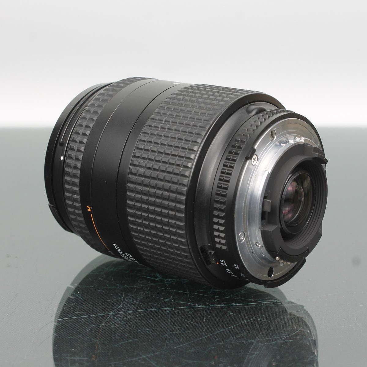 Nikon Zoom Nikkor F AF 28-105mm f/3.5-4.5