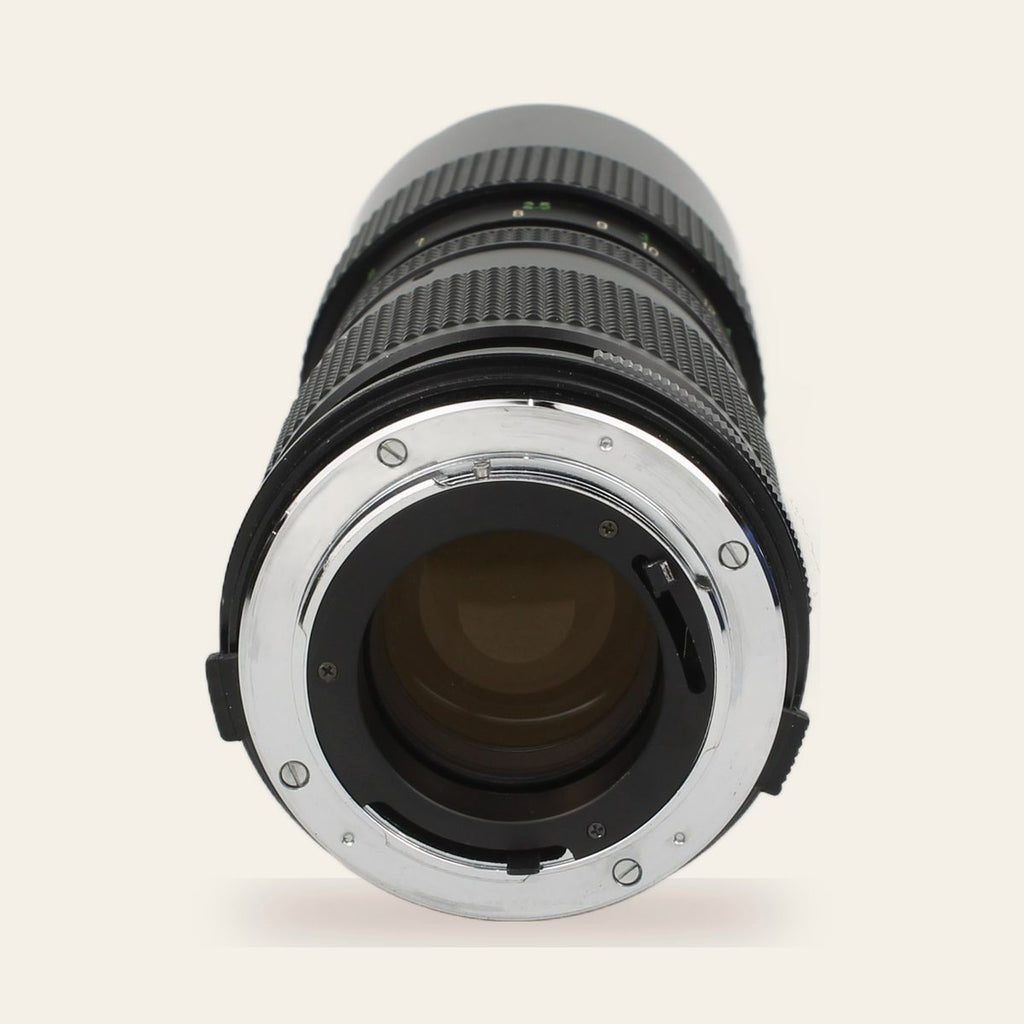 Vivitar 85-205mm f/3.8 Close Focusing Auto Zoom