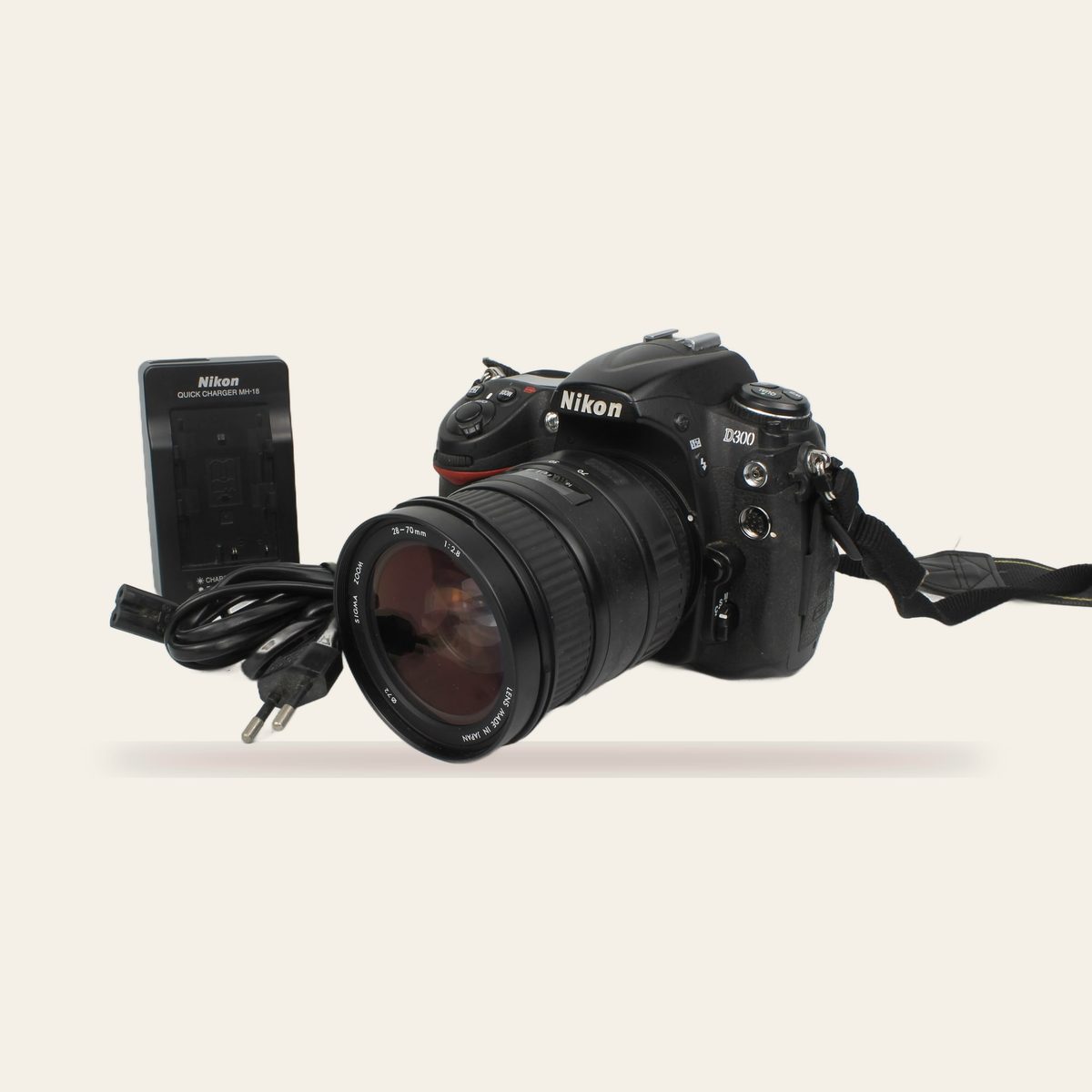Nikon D300 + Sigma Zoom 28-70mm f/2.8