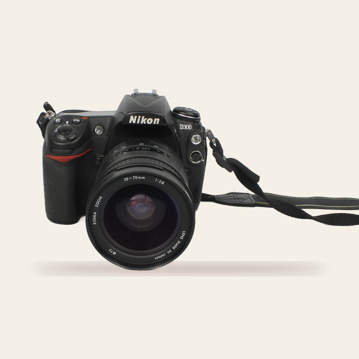 Nikon D300 + Sigma Zoom 28-70mm f/2.8