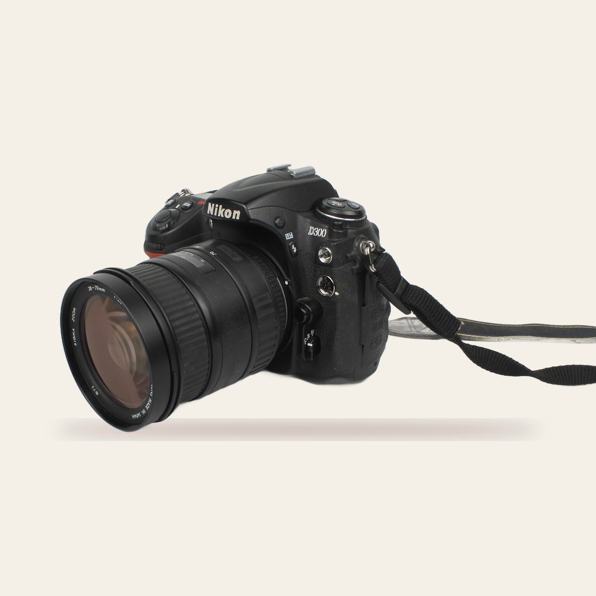Nikon D300 + Sigma Zoom 28-70mm f/2.8