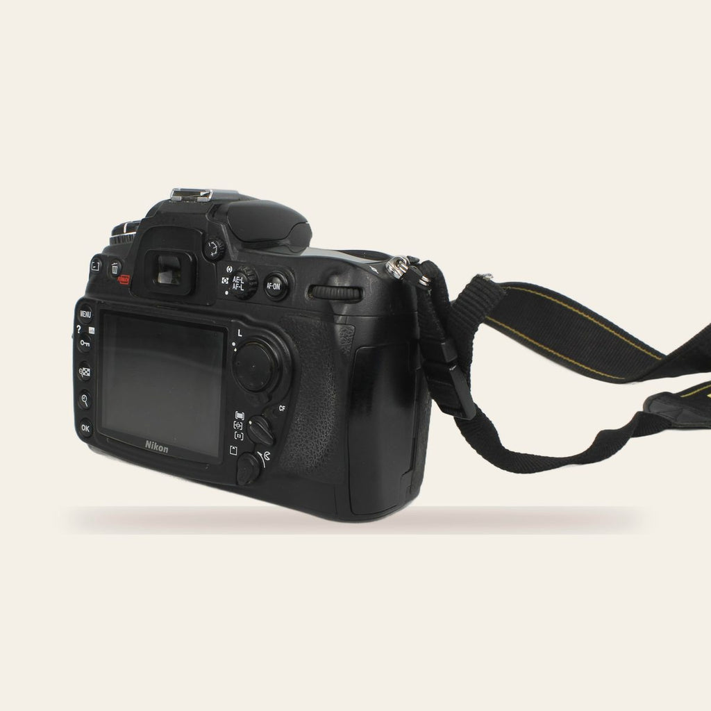 Nikon D300 + Sigma Zoom 28-70mm f/2.8