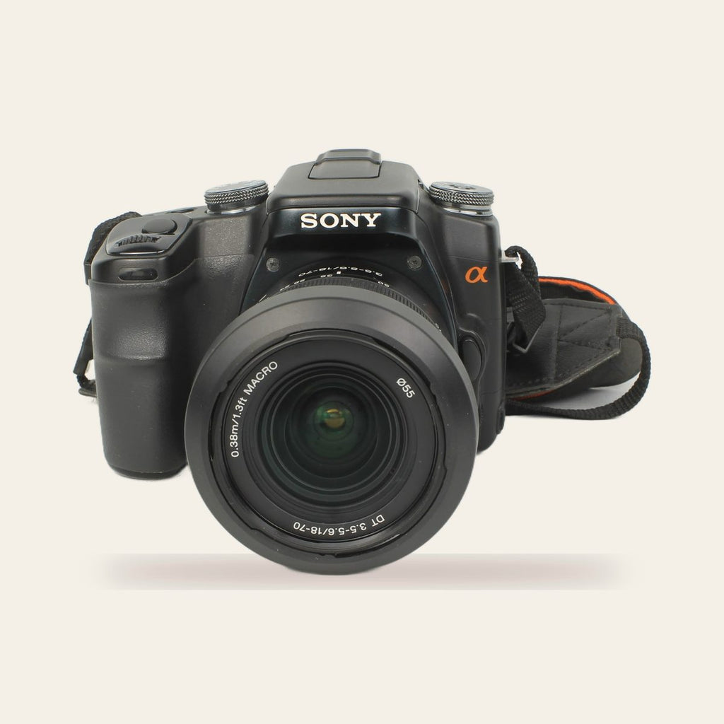 Sony Alpha A100 + Sony DT 18-70mm f/3.5-5.6
