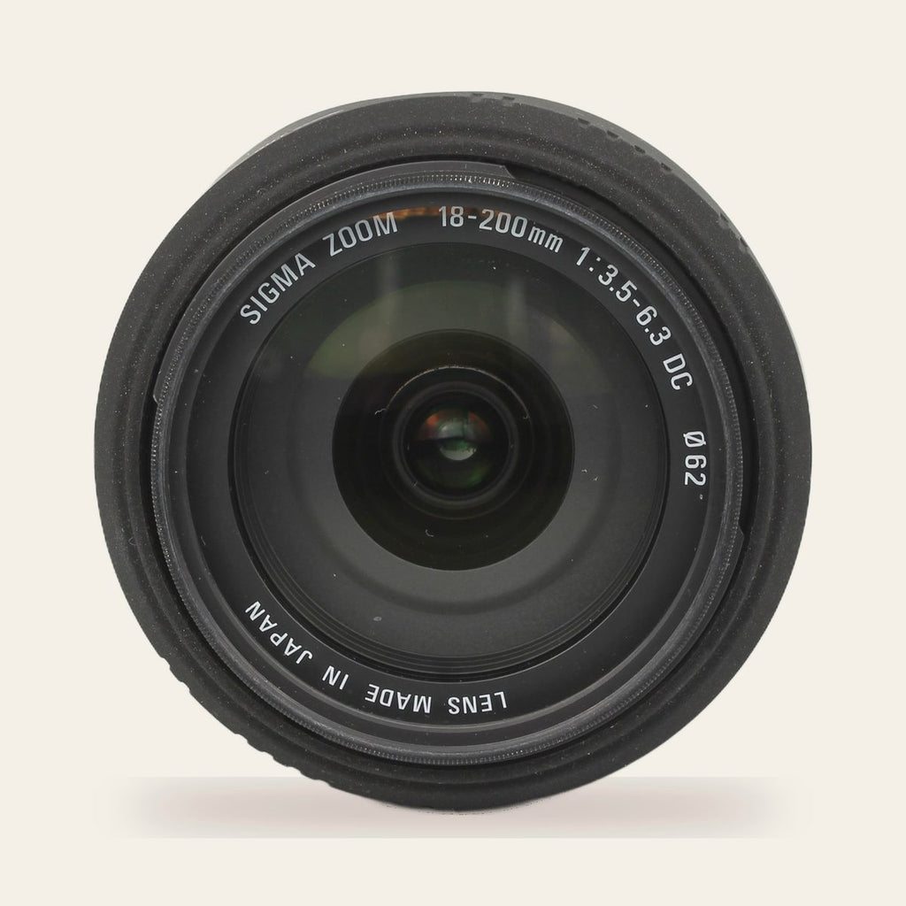 Sigma 18-200mm f/3.5-6.3 DC