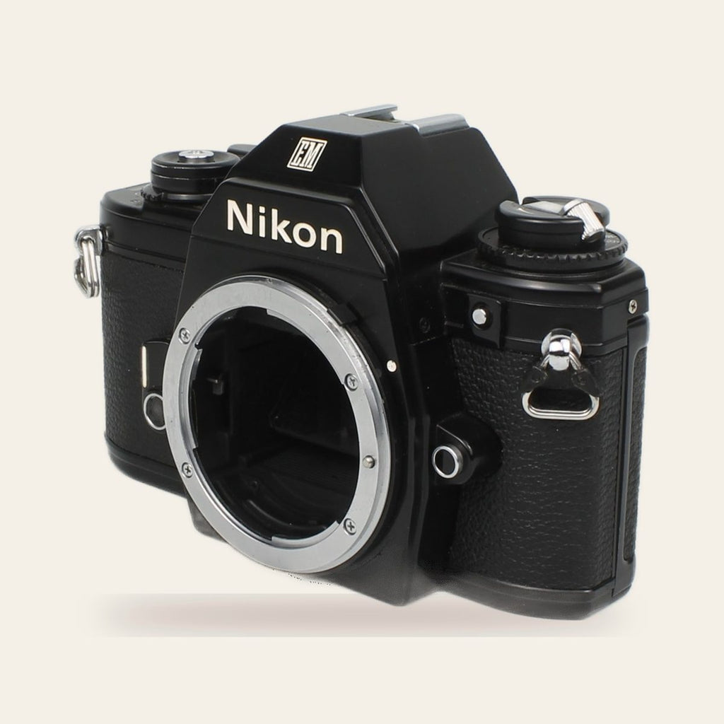 Nikon EM