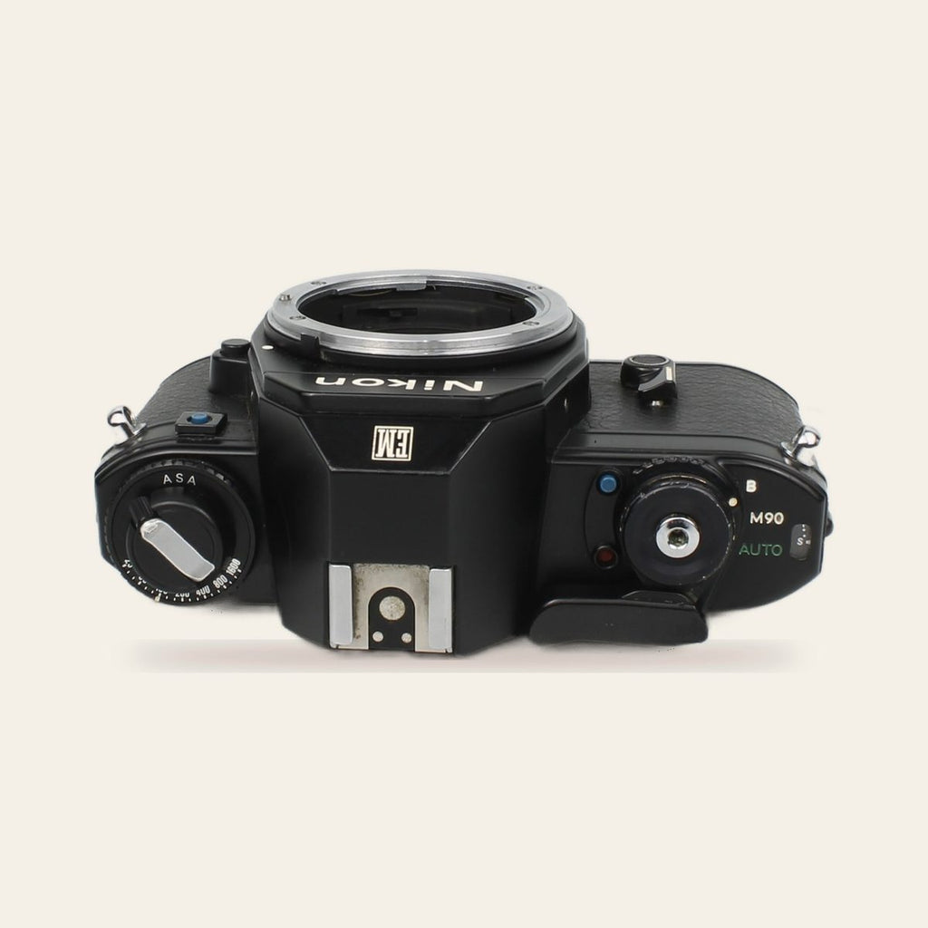Nikon EM