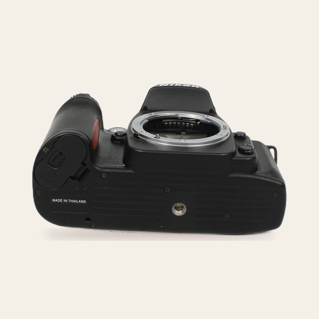 Nikon F80