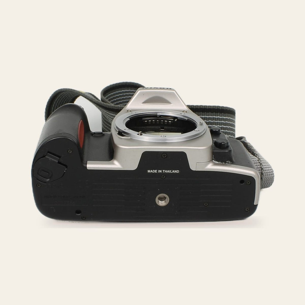 Nikon F65