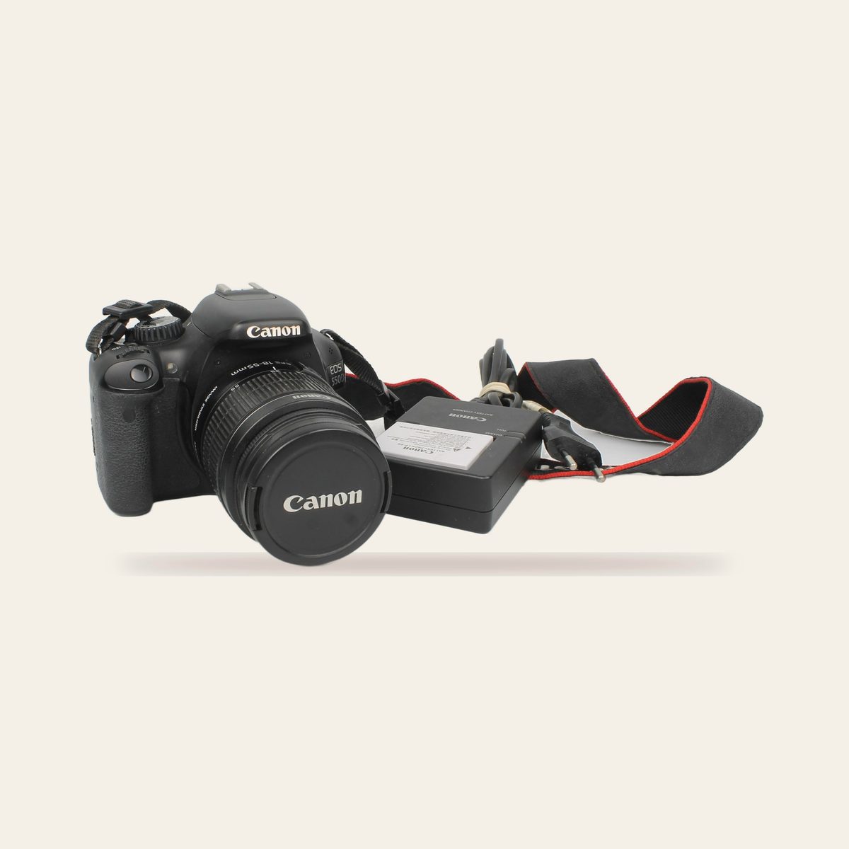 Canon EOS 550D + EF-S 18-55mm IS II