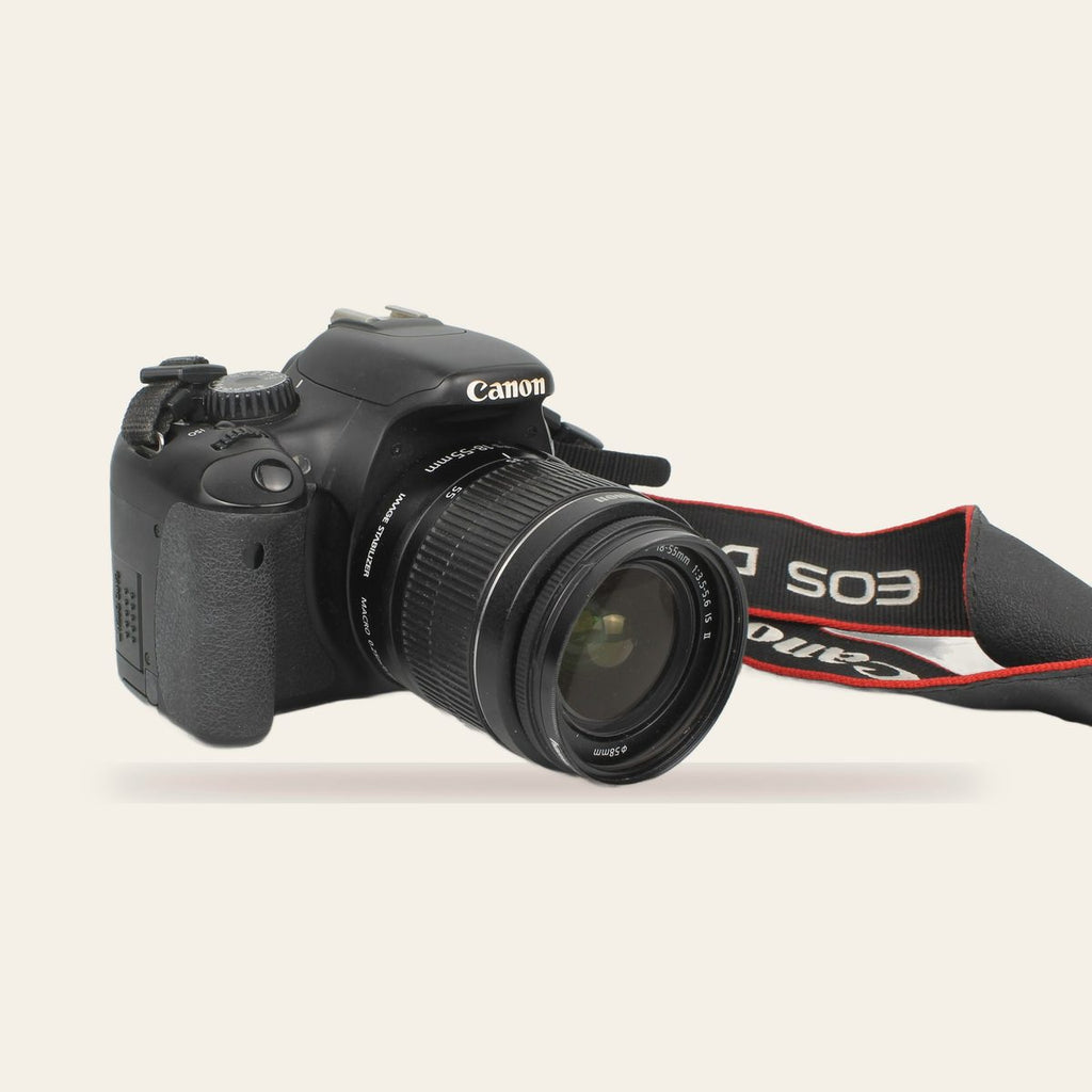 Canon EOS 550D + EF-S 18-55mm IS II