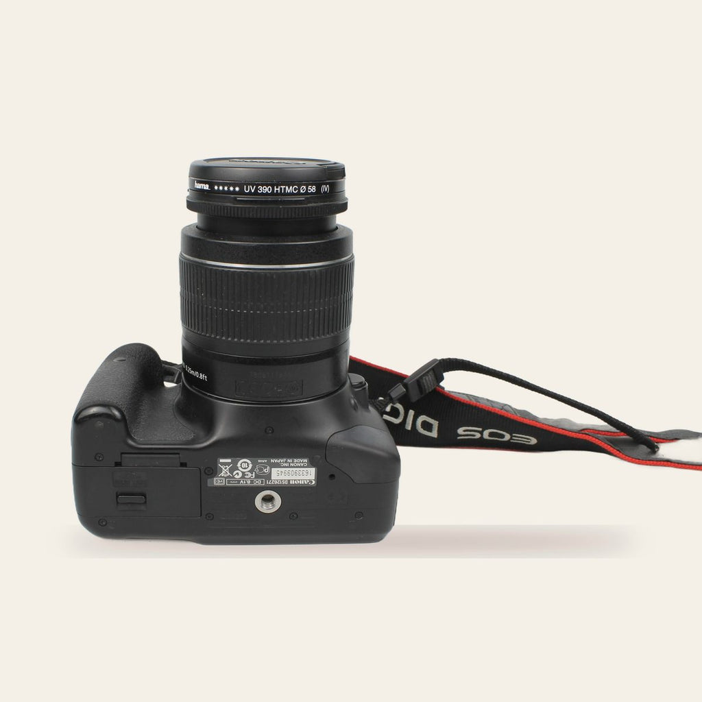 Canon EOS 550D + EF-S 18-55mm IS II