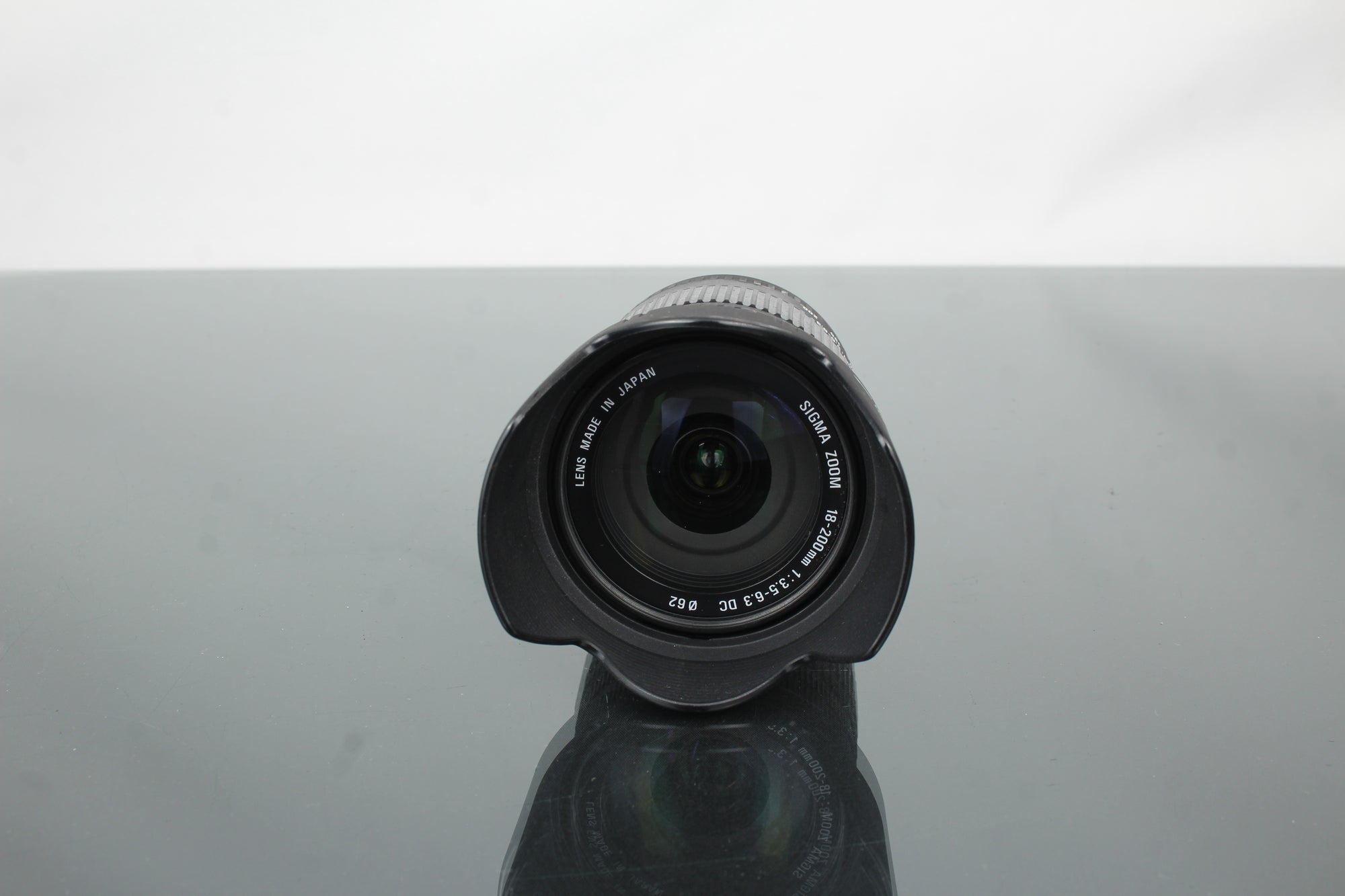Sigma Zoom 18-200mm 1:3.5-6.3 DC - Canon EOS Mount