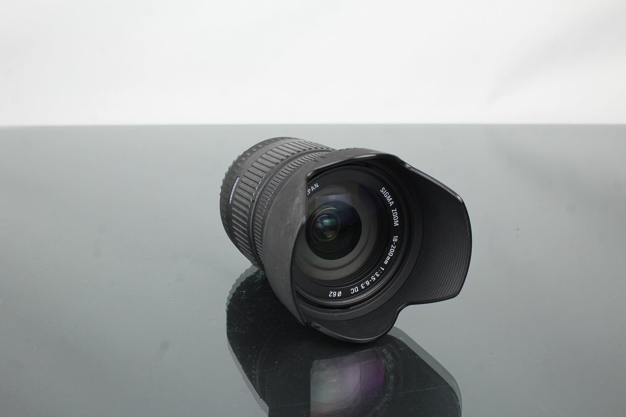 Sigma Zoom 18-200mm 1:3.5-6.3 DC - Canon EOS Mount