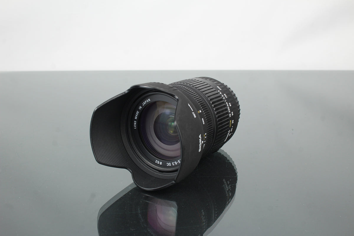 Sigma Zoom 18-200mm 1:3.5-6.3 DC - Canon EOS Mount