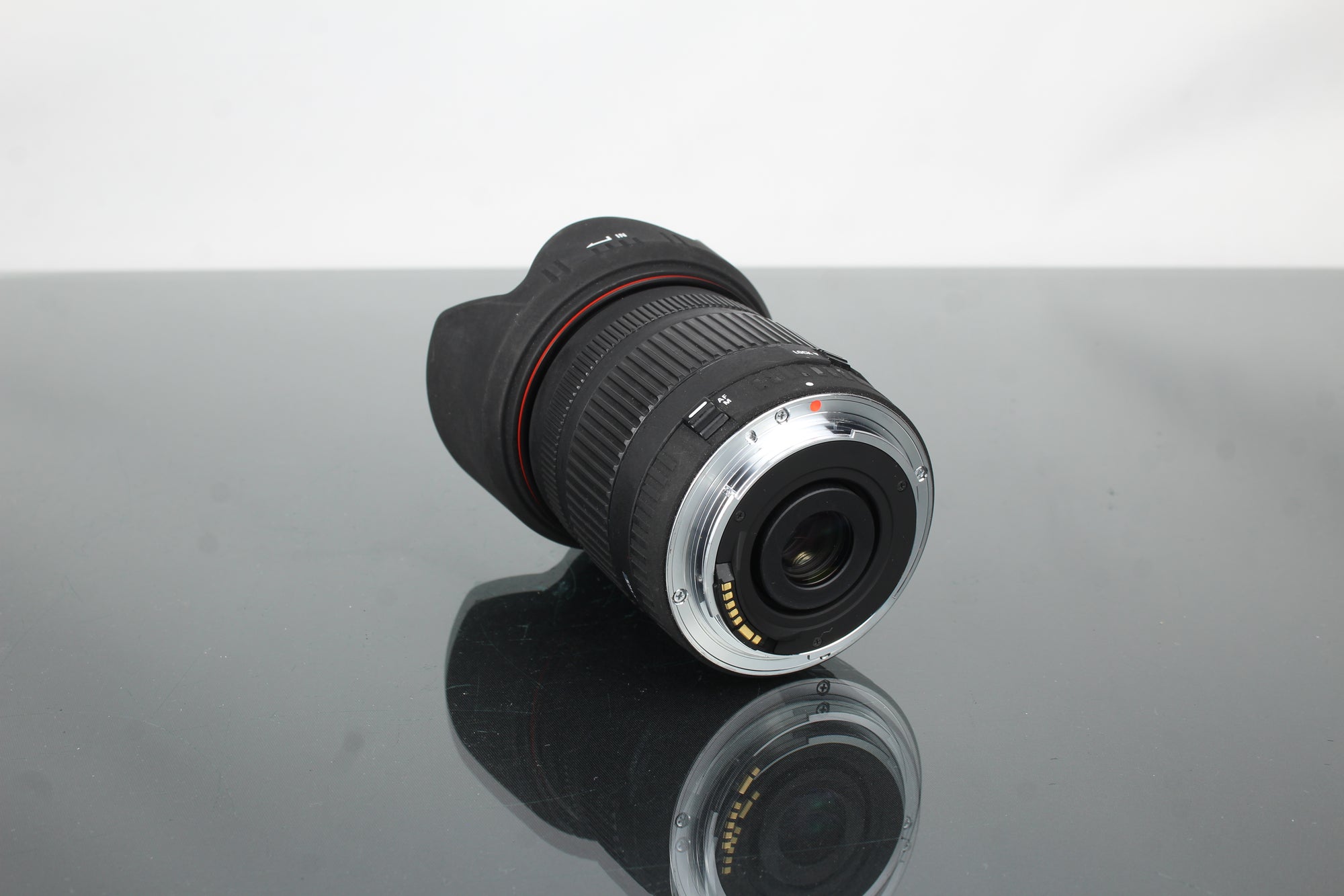 Sigma Zoom 18-200mm 1:3.5-6.3 DC - Canon EOS Mount