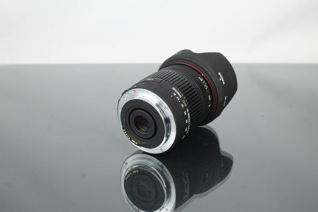 Sigma Zoom 18-200mm 1:3.5-6.3 DC - Canon EOS Mount