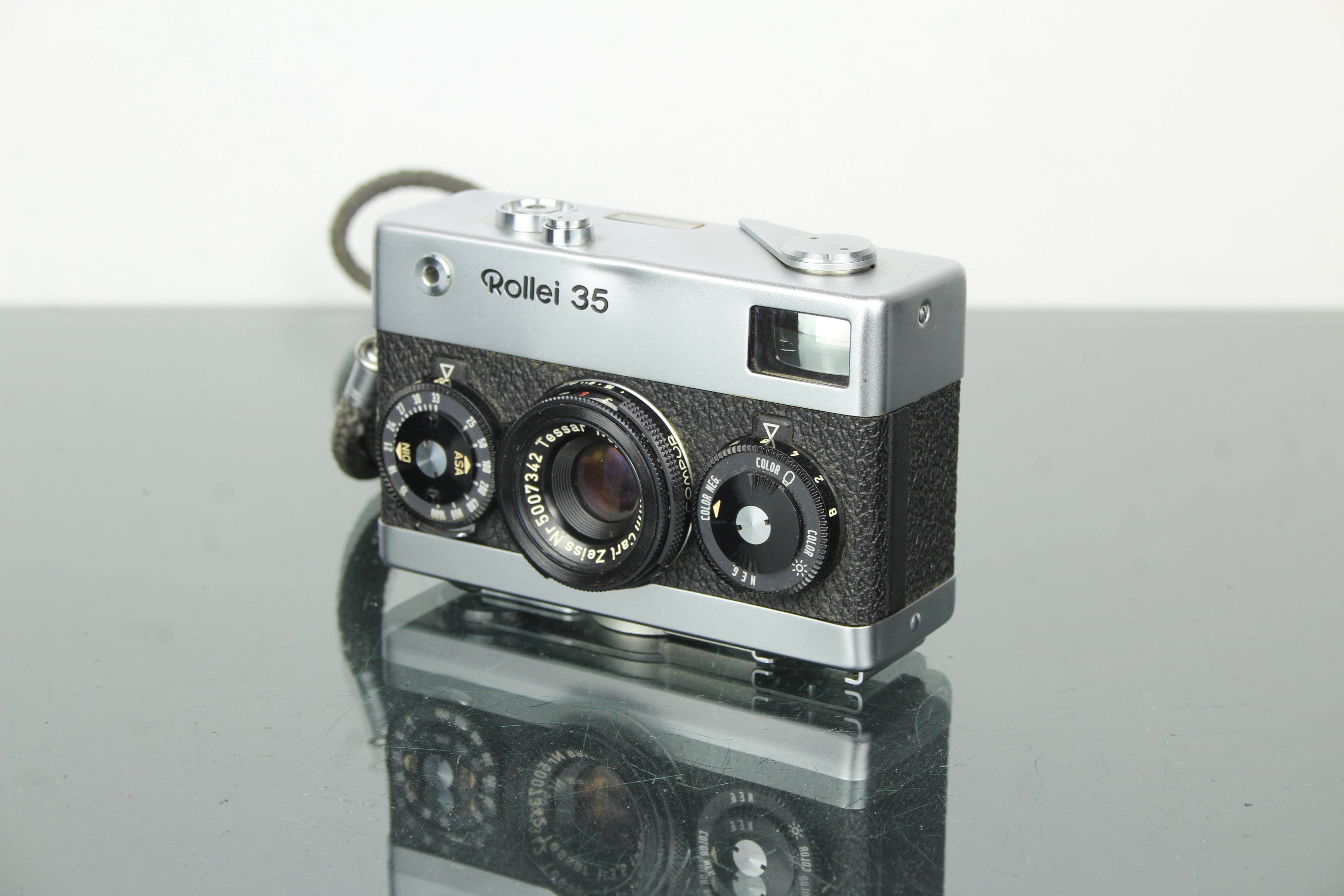 Rollei 35 – Dutch|Thrift