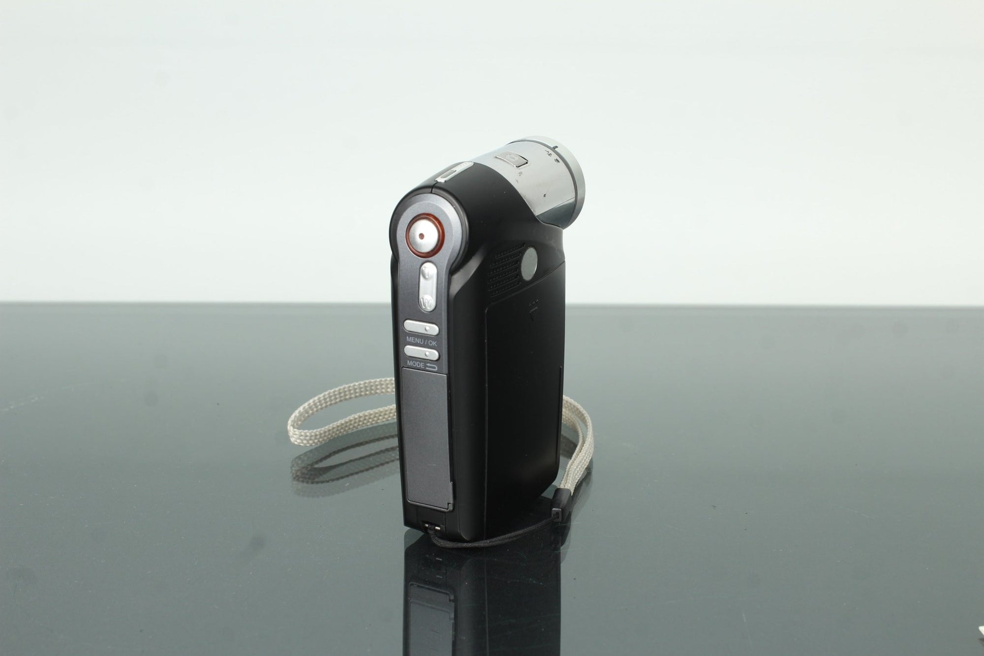 Aiptek HD 720P - Dutch|Thrift