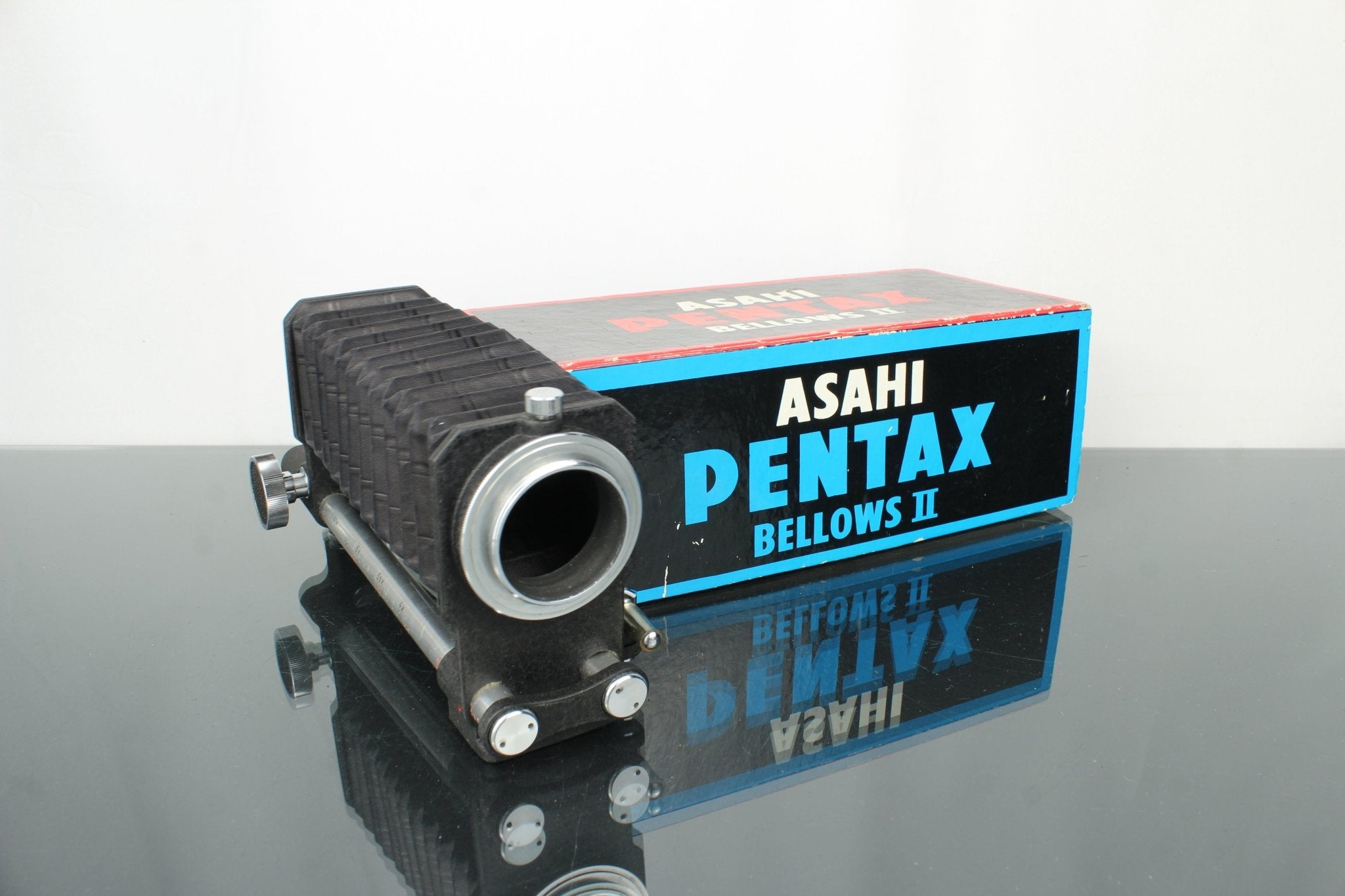 Asahi Pentax Bellows II – Dutch|Thrift