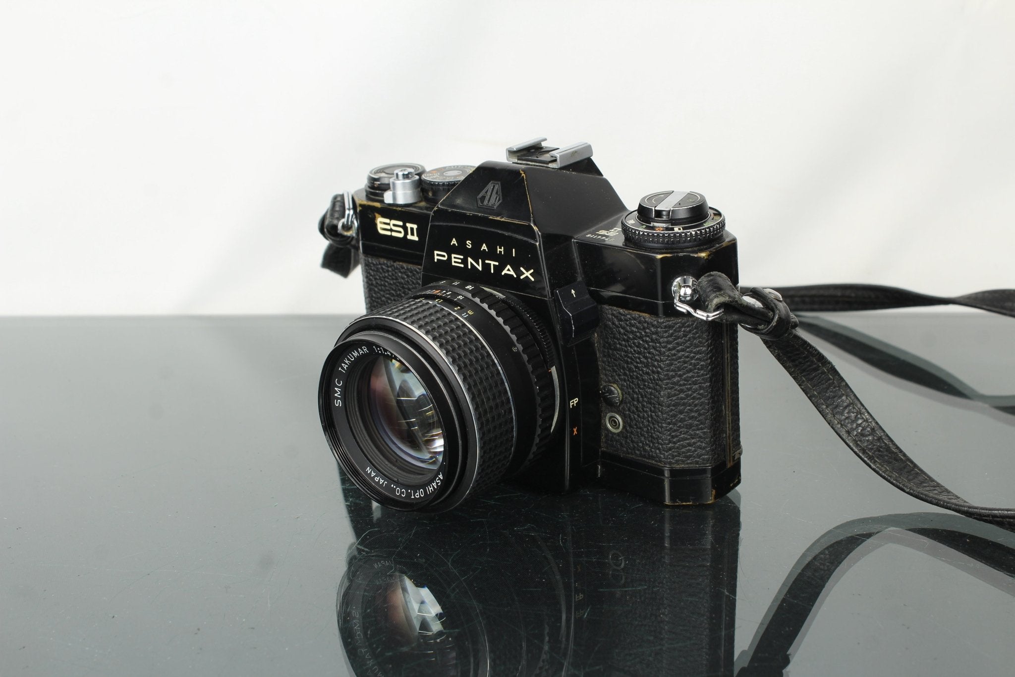 Asahi Pentax ES II + 50mm 1.4 M42 lens – Dutch|Thrift
