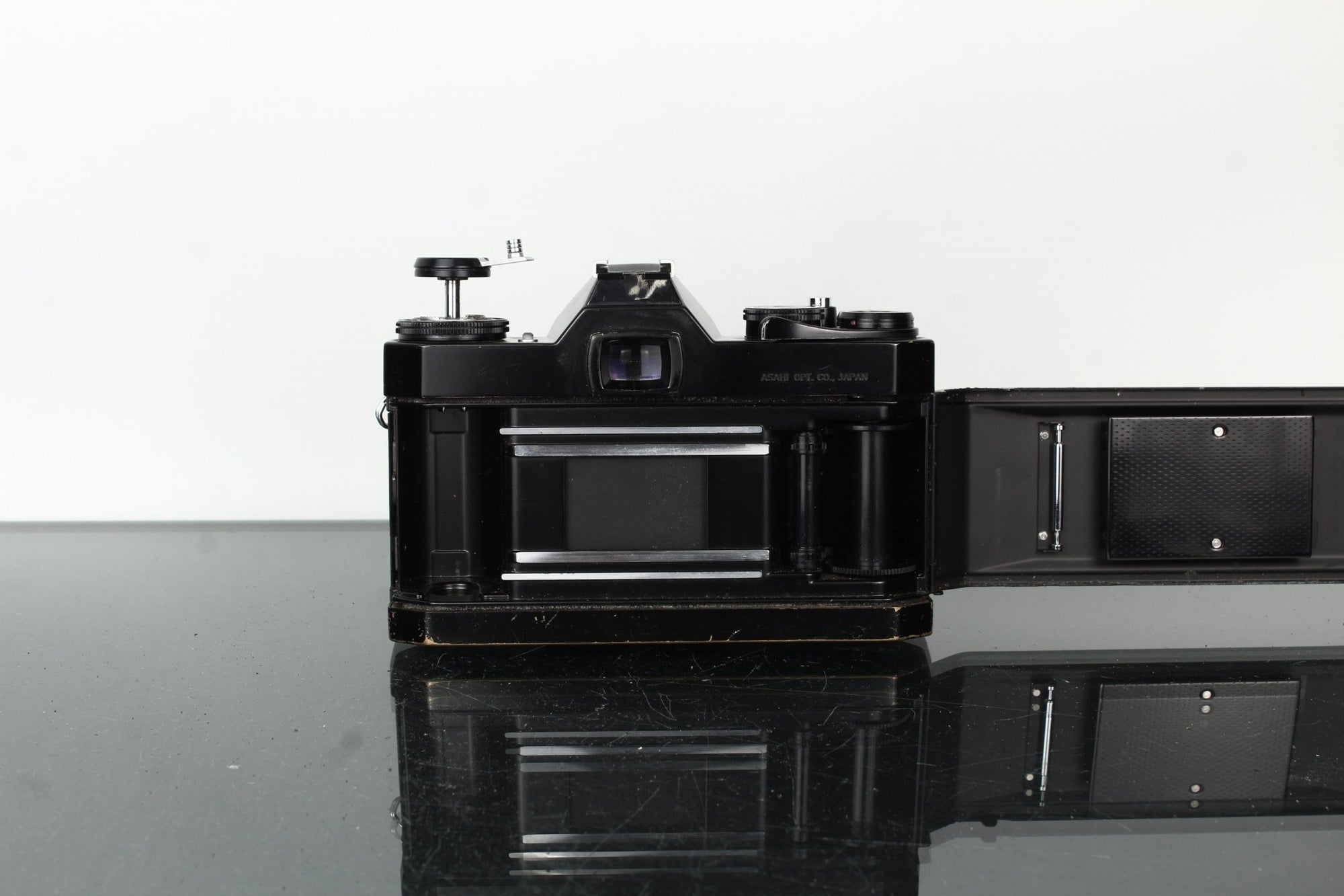 Asahi Pentax ES + SMC Takumar 55mm f/1.8 - Dutch|Thrift