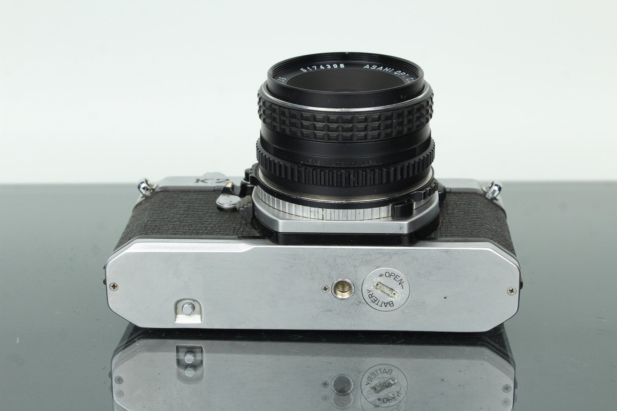 Pentax K2 35mm SLR Camera with SMC Pentax 35mm f/3.5 Lens – Dutch