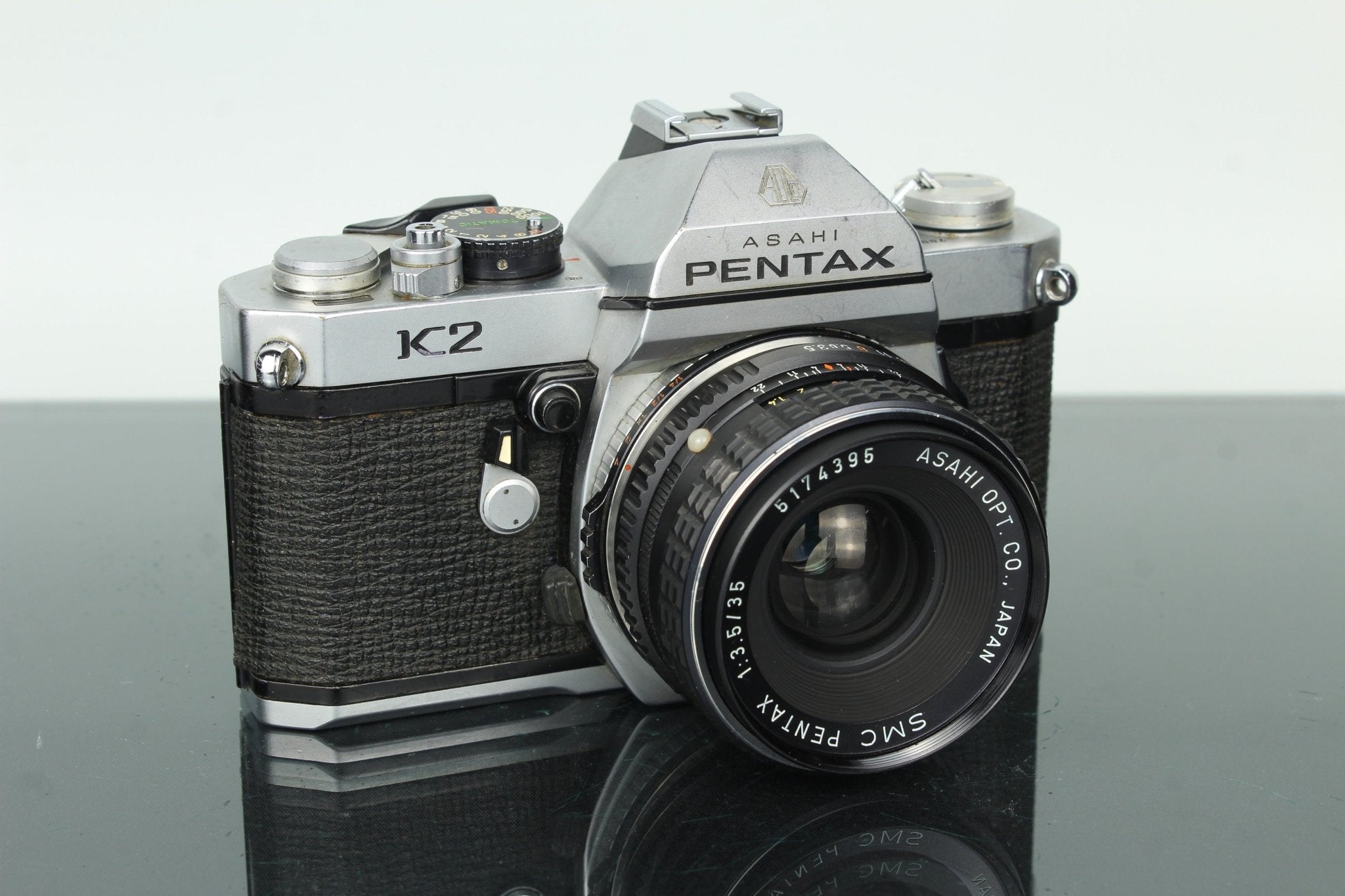 Pentax K2 35mm SLR Camera with SMC Pentax 35mm f/3.5 Lens – Dutch