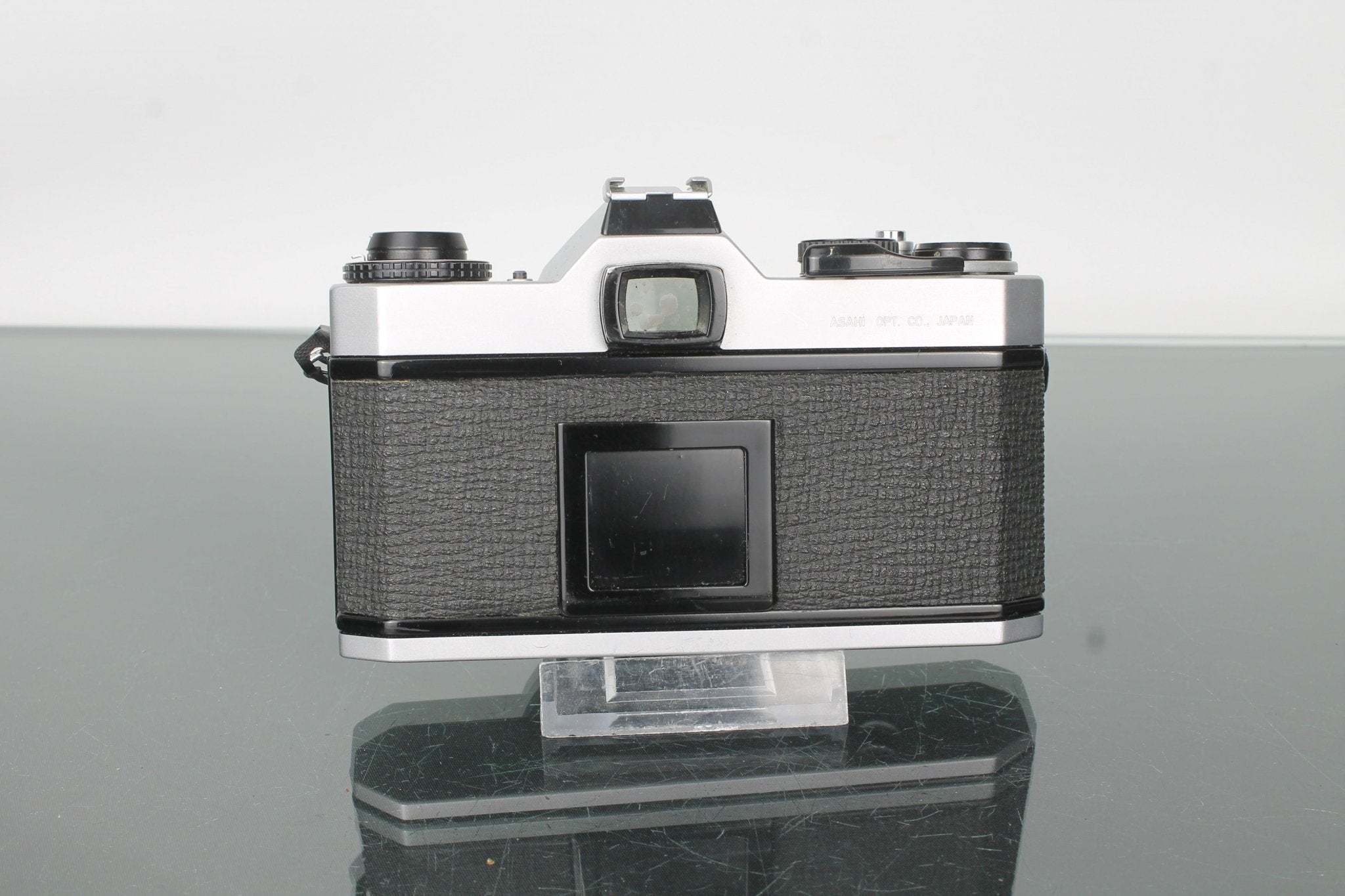 Pentax KX 35mm SLR Film Camera with SMC 50mm f/2 Lens – Dutch|Thrift